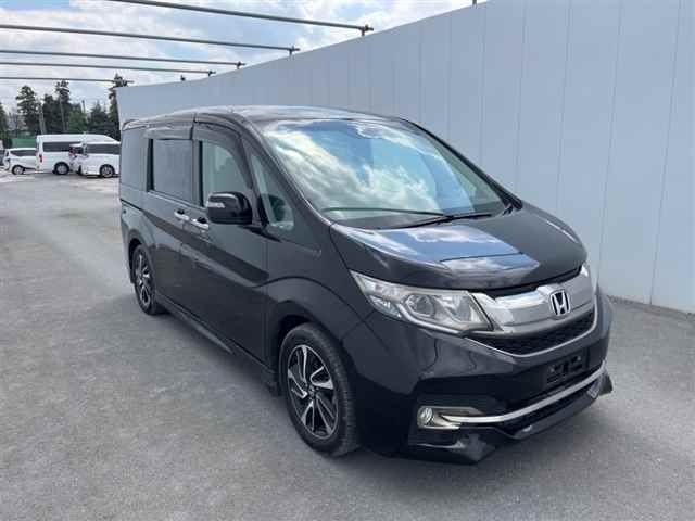 70003 Honda Step wagon RP3 2016 г. (MIRIVE Saitama)